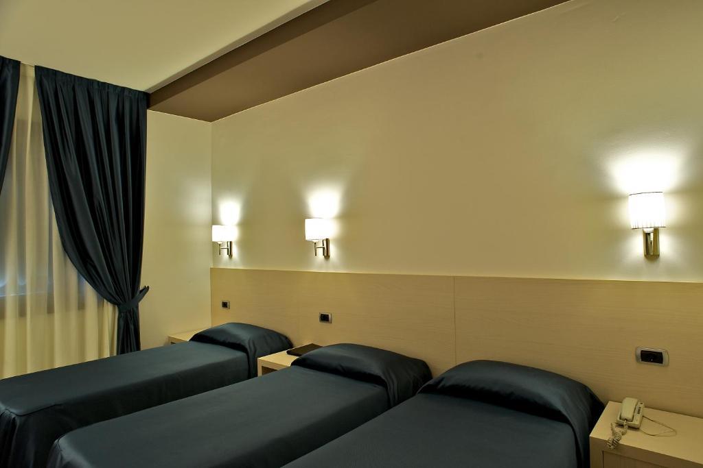 Sam Hotel Monfalcone Pokój zdjęcie