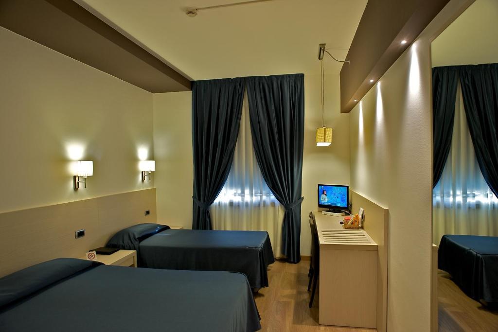Sam Hotel Monfalcone Pokój zdjęcie