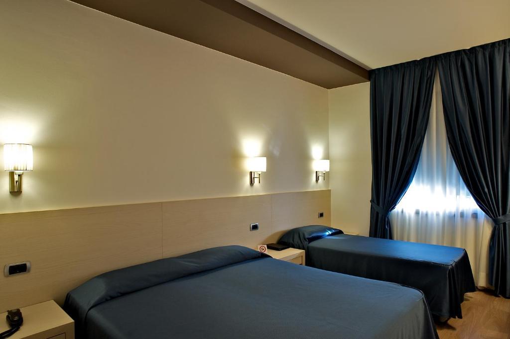 Sam Hotel Monfalcone Pokój zdjęcie
